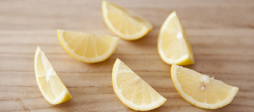 レモンのくし切りの方法