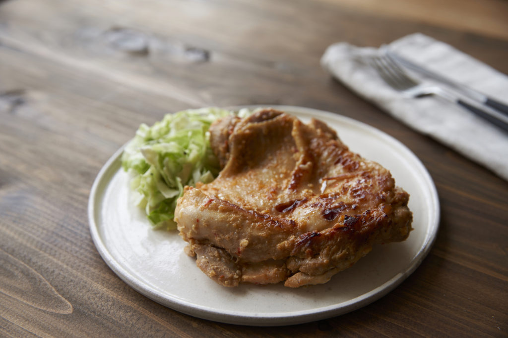 漬け込んで焼くだけ！鶏肉のみそ漬け焼き