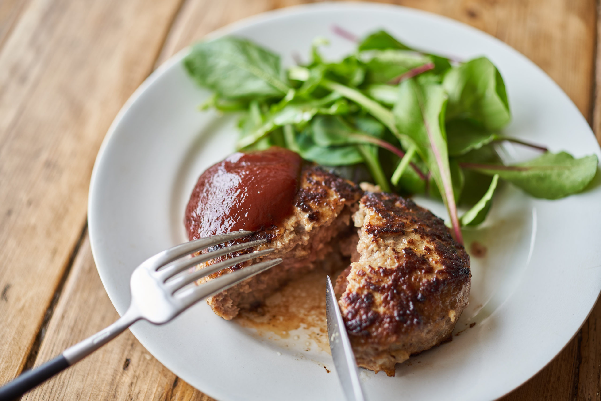 肉汁ジュワ なハンバーグ のレシピ 作り方 ふたりごはん