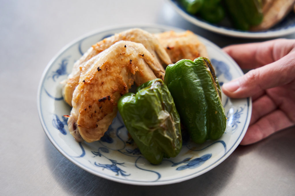 鶏手羽先とピーマンのみそ焼きのレシピ・作り方