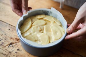 りんごのヨーグルトケーキ（ガトーインビジブル）のレシピ・作り方